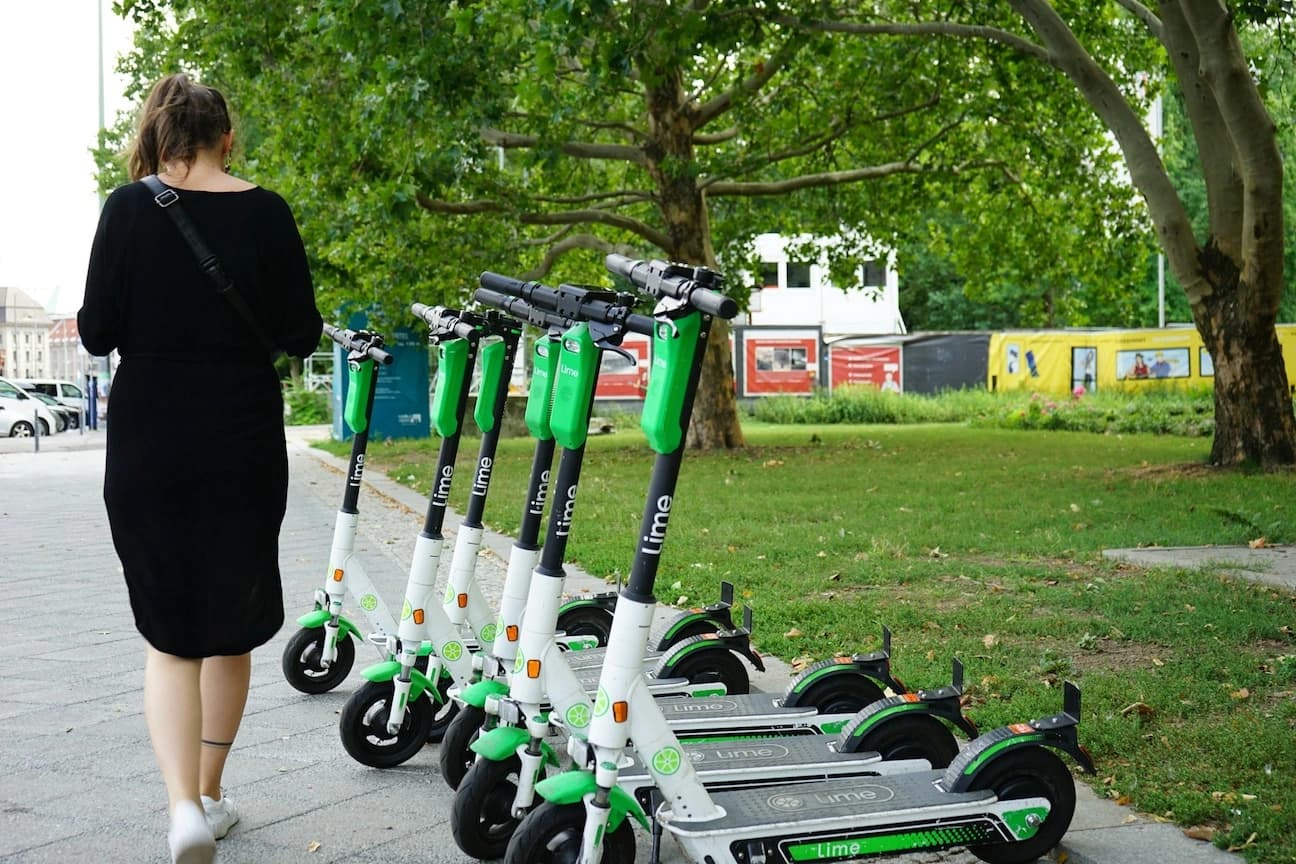 Mikromobilitási eszközök és a háztartási energiatárolók tűzvédelmi kockázata